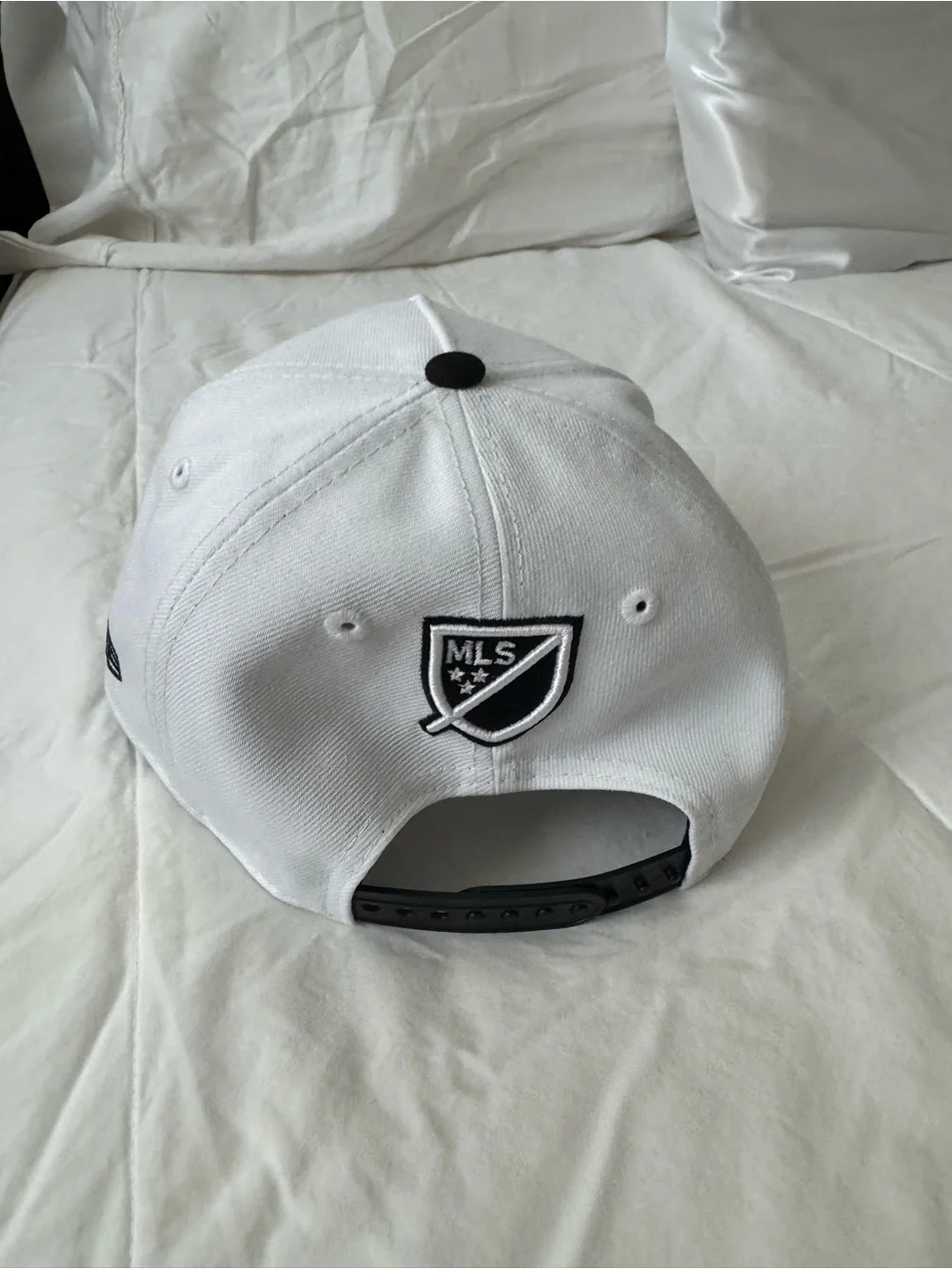 LAFC - New Era Snapback White and Black LA 9FORTY Baseball Cap